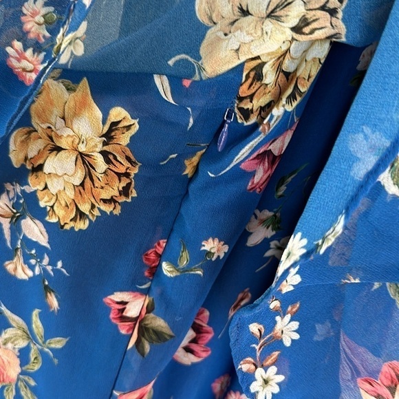 Slate & Willow
Blue Floral Maxi size 2 - Picture 12 of 14